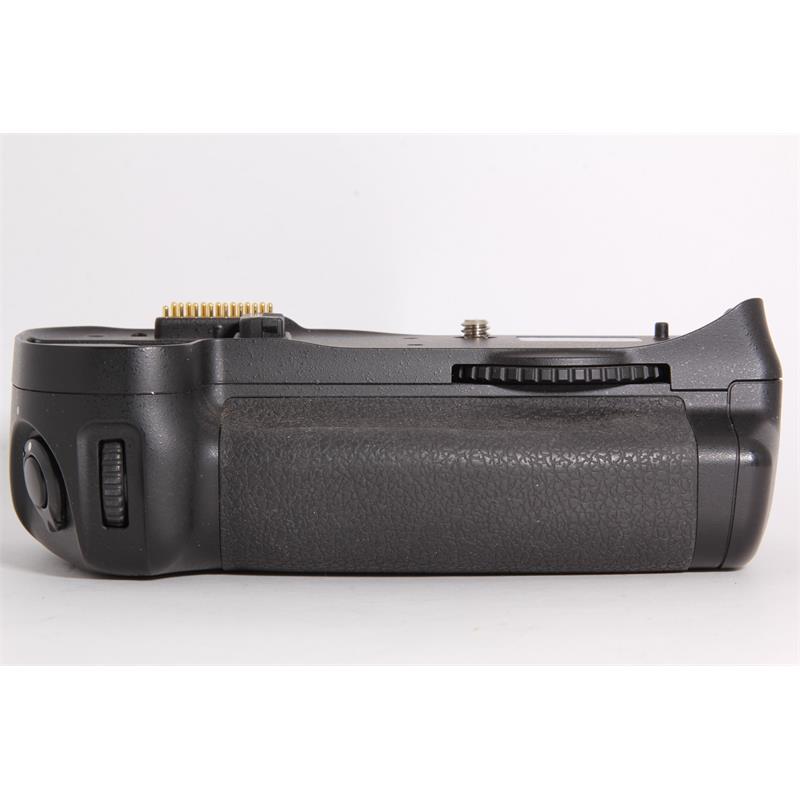 Used Nikon MBD10 Battery Grip