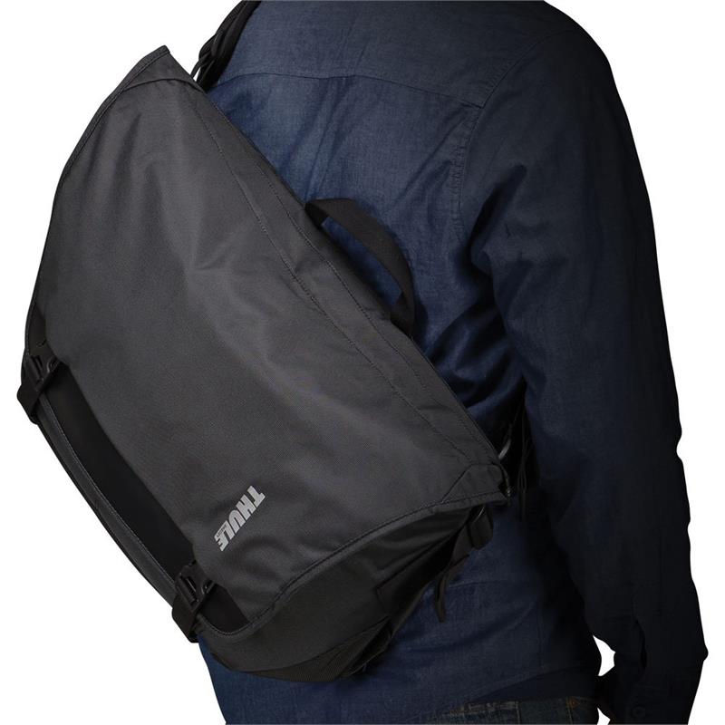 thule covert dslr messenger bag